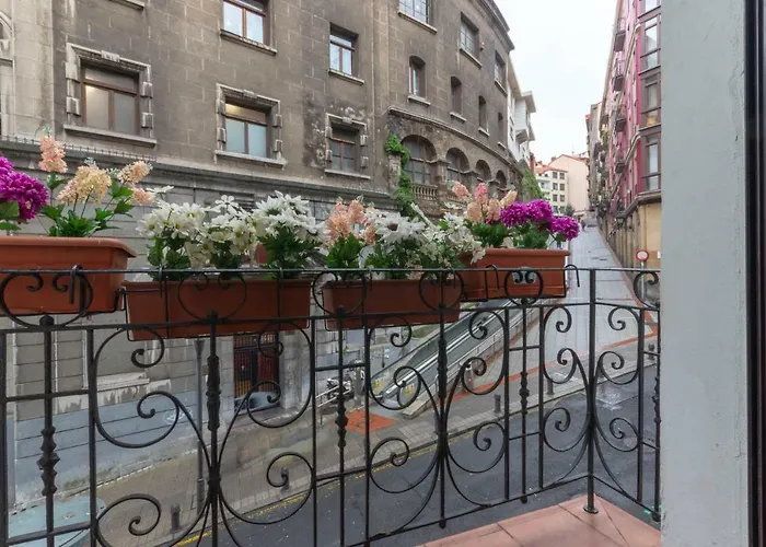 Apartment Between Old Town & Guggenheim!! Private Parking